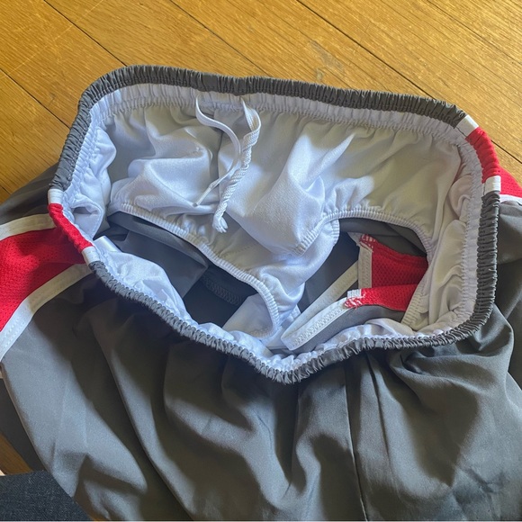 Reebok gray and red running shorts - Picture 7 of 7